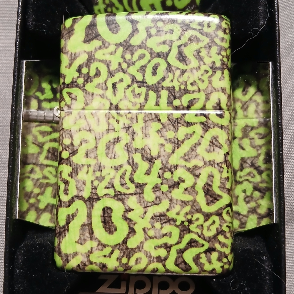 Zippo Green and Black Lighter